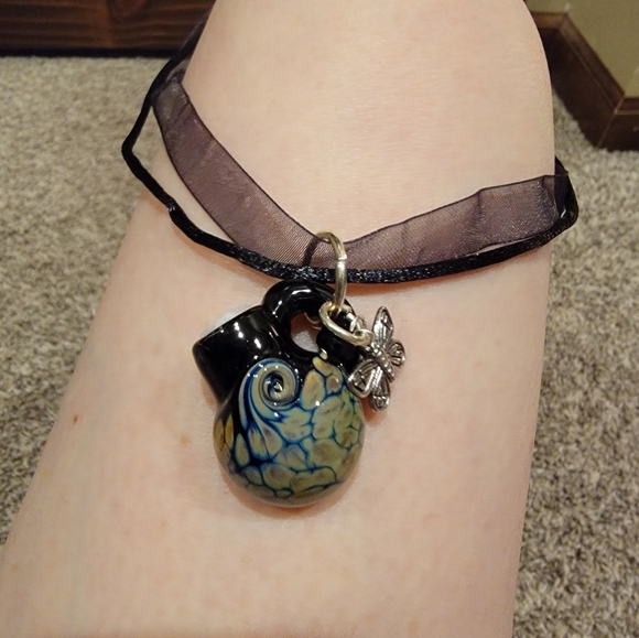 Handmade Glass Diffuser necklace - Picture 2 of 11